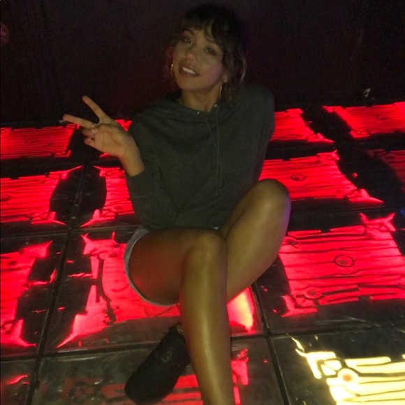 Meet your Posher, Olivia - Picture 5 of 8